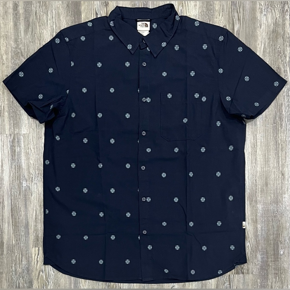 New The North Face Baytrail Pattern Short Sleeve Button Down Shirt Men’s Size XL